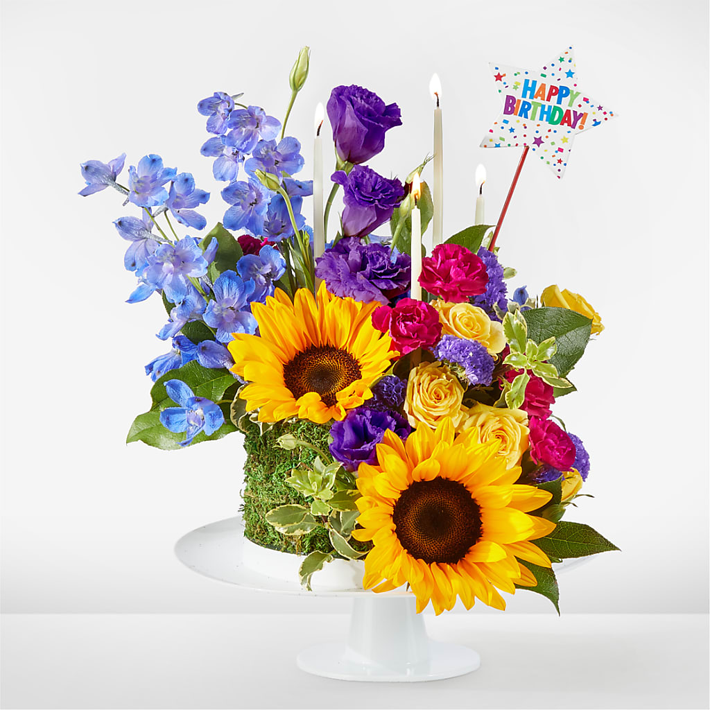 Star of the Day Floral Cake – Flowers By Mgm, North York ON