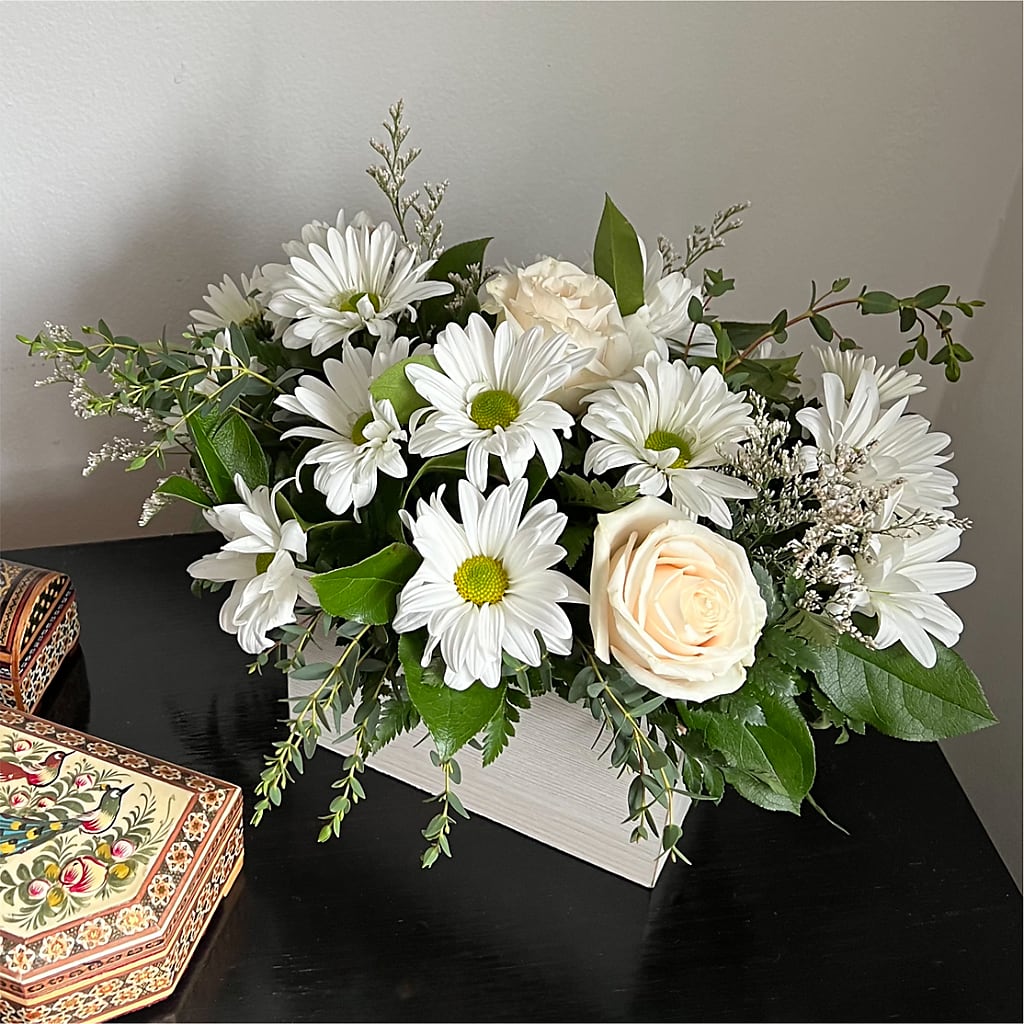 Fresh Linen Box Bouquet –  Flowers By Mgm, North York ON