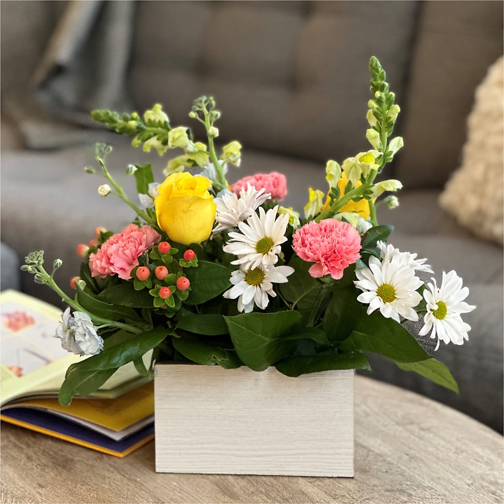 Sun Salutation Box Bouquet –  Flowers By Mgm, North York ON