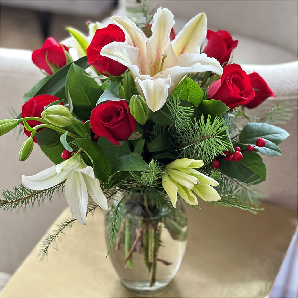 Sparkling Snowflakes Bouquet –  Flowers By Mgm, North York ON