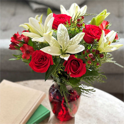 Evergreen Delight Bouquet –  Flowers By Mgm, North York ON