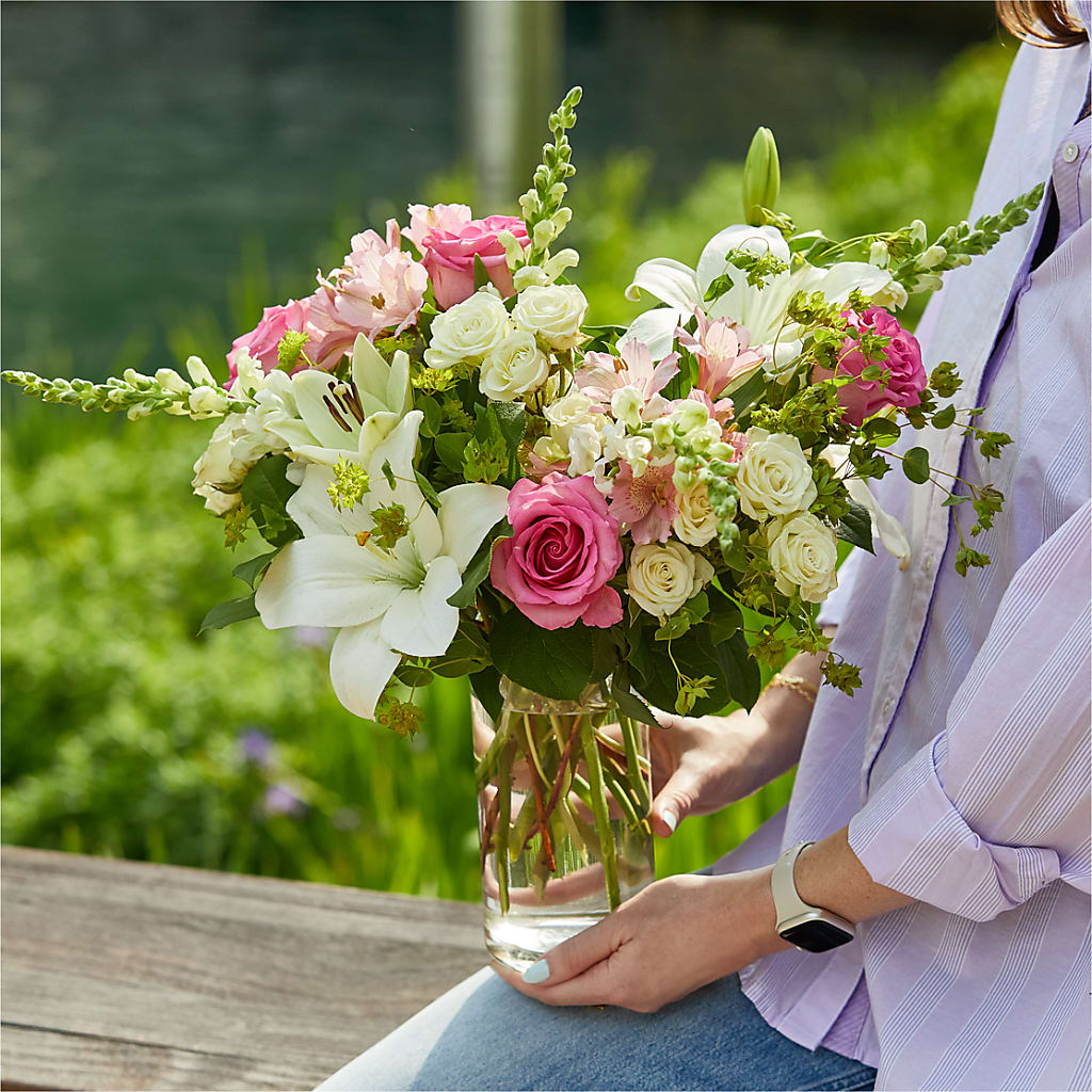 Fondly Bouquet –  Flowers By Mgm, North York ON