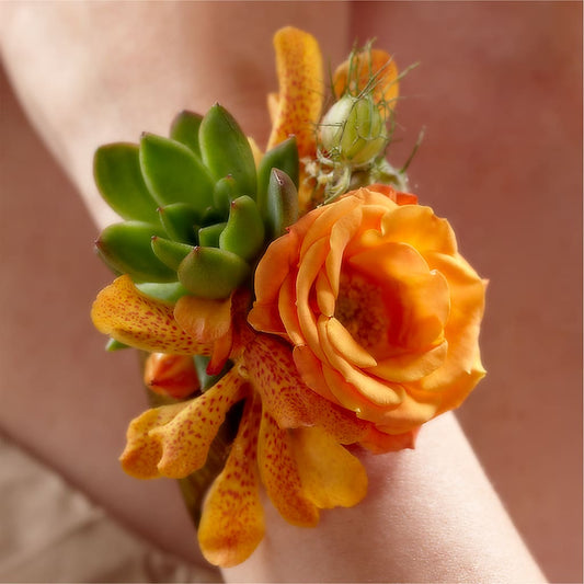 Corsage de poignet d'amour irrésistible